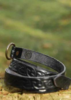 Schmaler Gürtel mit Prägung, schwarz