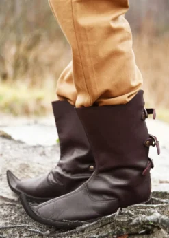 Schnabelstiefel mit drei Schnallen, dunkelbraun
