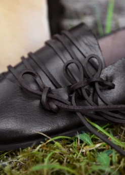 Schnürschuh, Spätmittelalter