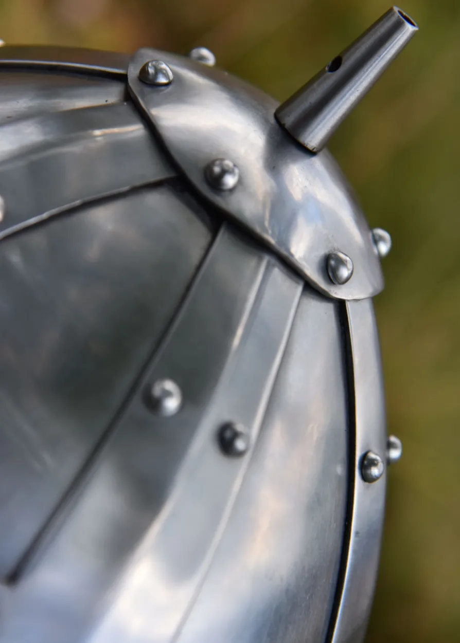 Spangenhelm mit Wangenklappen und Brünne, 2 mm Stahl