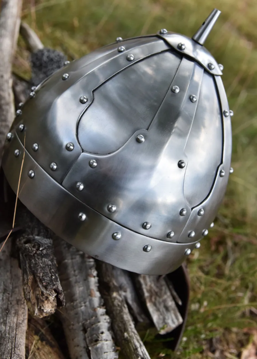 Spangenhelm mit Wangenklappen und Brünne, 2 mm Stahl