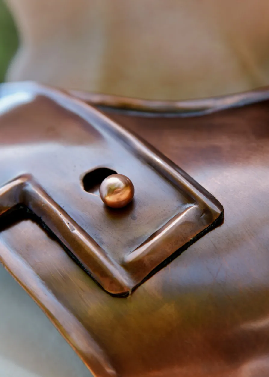 Spartaner Muskelpanzer aus Stahl mit Bronzefinish