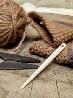 Stricknadel / Große Nähnadel aus Knochen fürs Nadelbinden