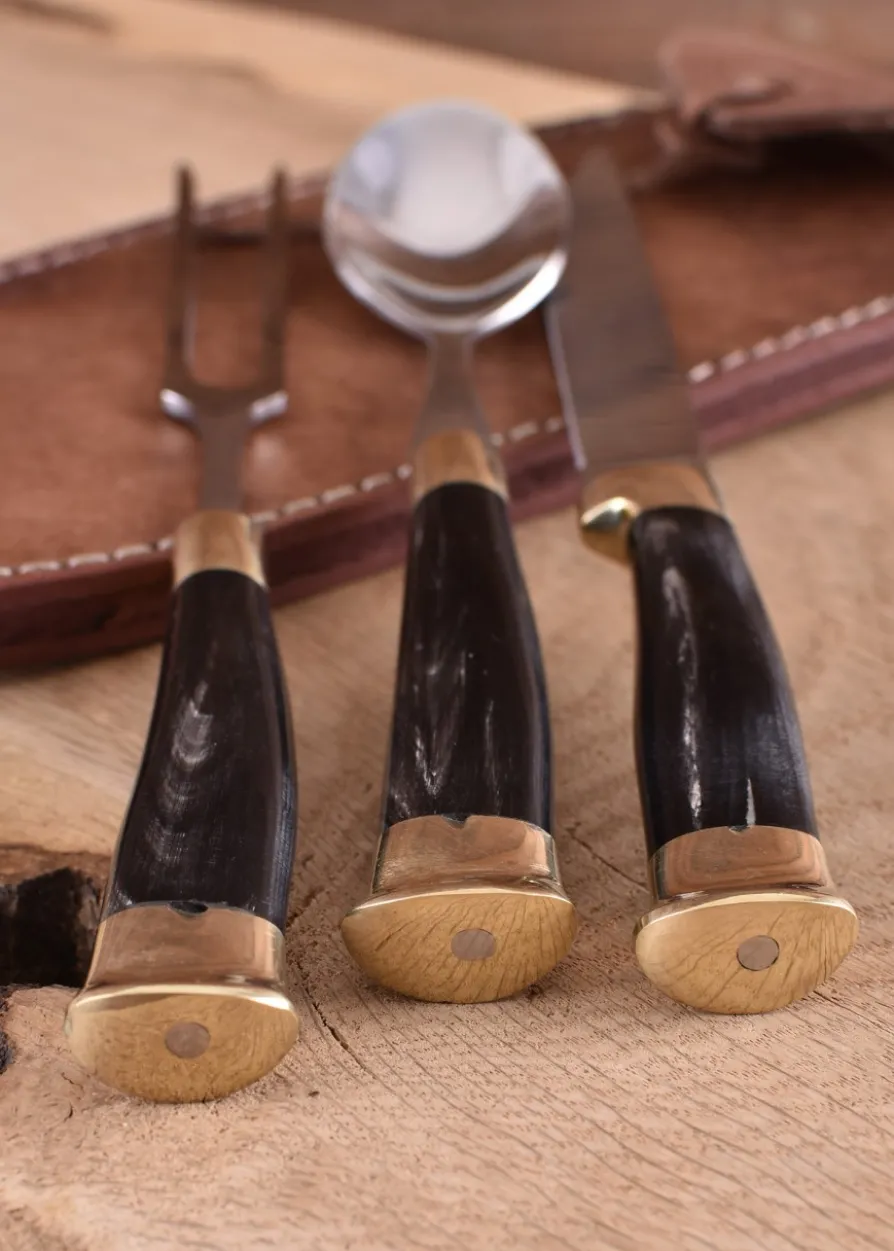 3-teiliges Mittelalterbesteck mit Lederetui, Horngriff