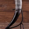 Trinkhornständer, schwarz lackiert, groß