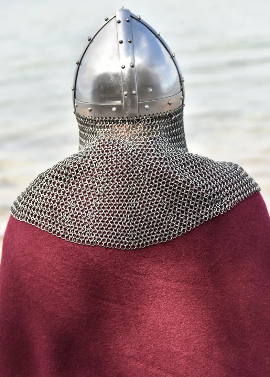 Vendelzeitlicher Spangenhelm mit Kettenbrünne