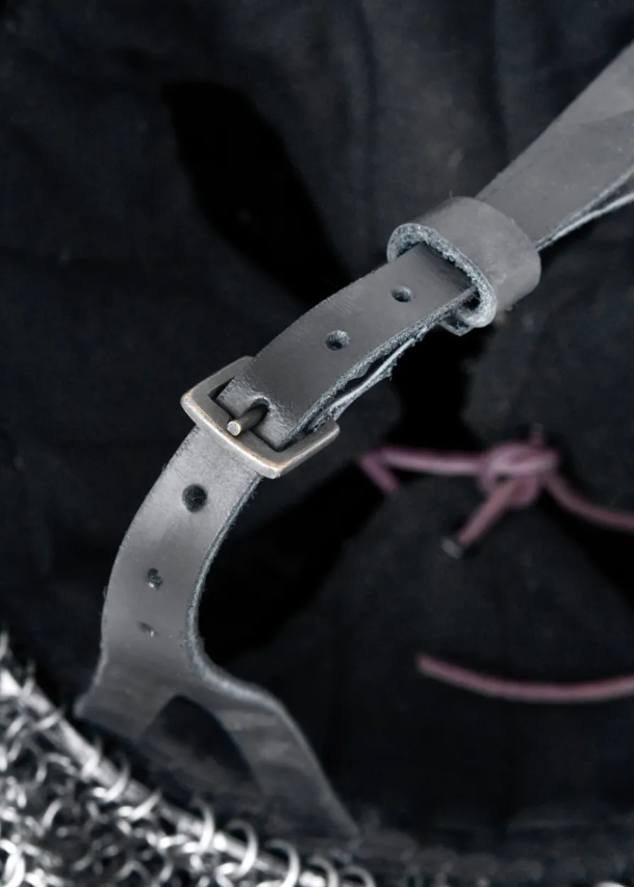 Vendelzeitlicher Spangenhelm mit Kettenbrünne