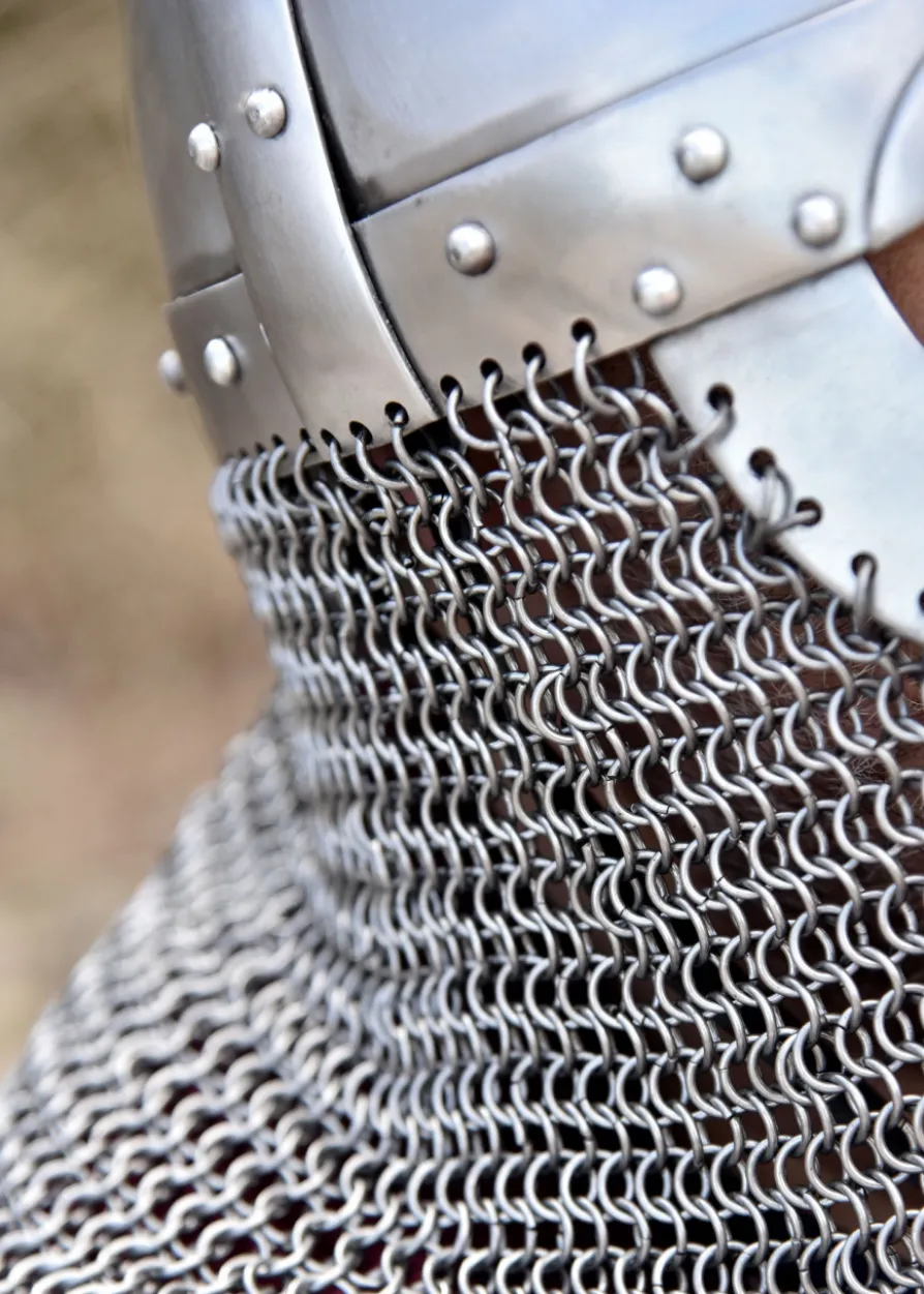 Vendelzeitlicher Spangenhelm mit Kettenbrünne