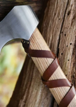 Wikinger-Axt aus Stahl, gegossen, Typ F, mit Gravur und Lederwicklung