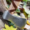 Wikinger-Axt aus Stahl, gegossen, Typ H, mit Gravur und Lederwicklung