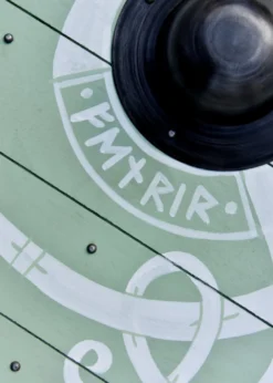 Wikingerschild 'Fenrir' mit Rohhaut-Umrandung, 80 cm