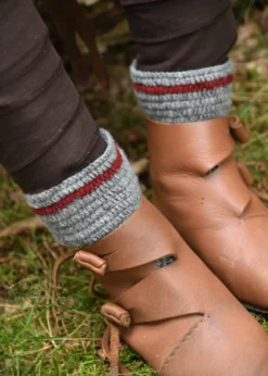 Wollsocken, gehäkelt, grau-weinrot
