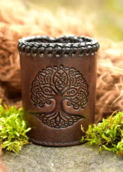 Würfelbecher aus Leder mit Yggdrasil-Prägung, braun
